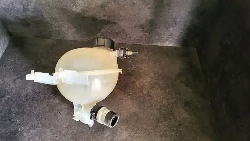 Kühlwasserbehälter PSA