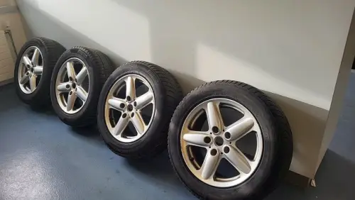 Alufelgen mit Winterpneu Mini Cooper