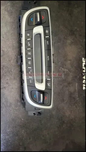 275103596R KLIMABEDIENTEIL RENAULT MEGANE III