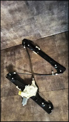 7060266 S FENSTERHEBER VORNE RECHTS BMW E90 E91 51 33 7 140 588