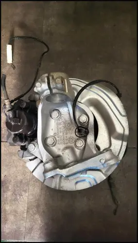 Achsschenkel vorne rechts BMW e90