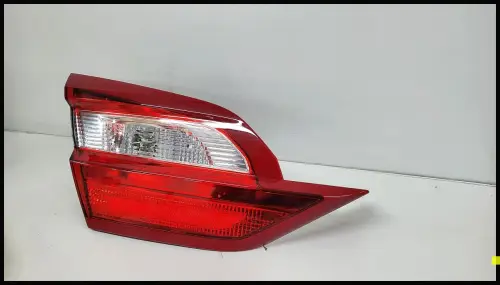 H1BB 13A602AH  H1BB-13A602-A RÜCKLEUCHTE INNEN RECHTS FORD FIESTA MK8