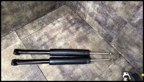 Stossdämpfer hinten Ford Fiesta MK8