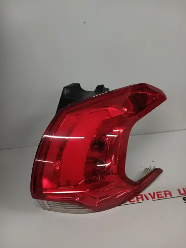 9678074380 Rückleuchte hinten rechts aussen Peugeot 2008 l