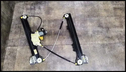 Fensterheber mit Fensterhebermotor vorne rechts BMW E61  67626981142 , 51 33 7 184 384 , 7184384E