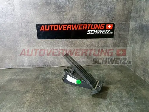 3542-6853175 Gaspedal BMW 120D F20