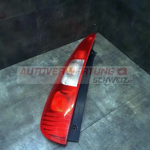 RÜCKLEUCHTE HINTEN LINKS MITSUBISHI COLT IV